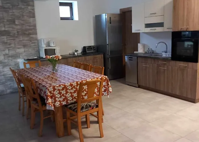 Avalon Apartman *